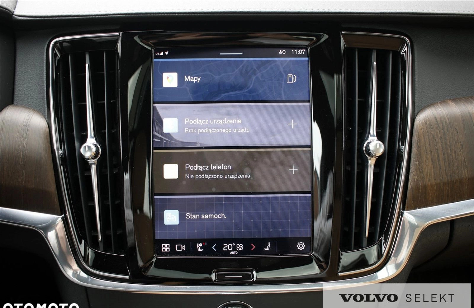 Volvo V90 Cross Country cena 325000 przebieg: 14000, rok produkcji 2023 z Tychy małe 704